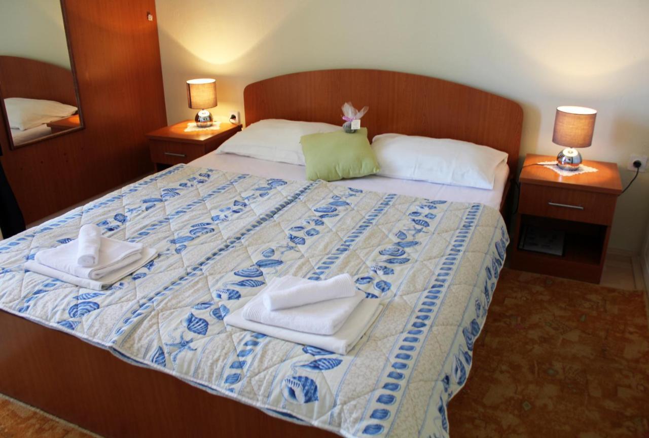 Guesthouse بوداكا الغرفة الصورة